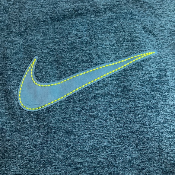 NWOT NIKE Therma-Fit Hooded Sweatshirt Size Small - Picture 8 of 10